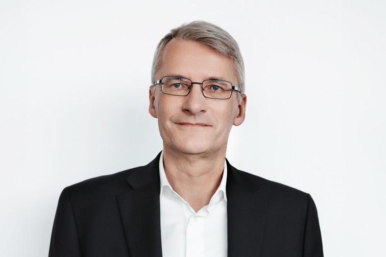 Elmar Theveßen Prothese – Bedeutung, Erklärung & Aufklärung des Missverständnisses elmar theveßen prothese